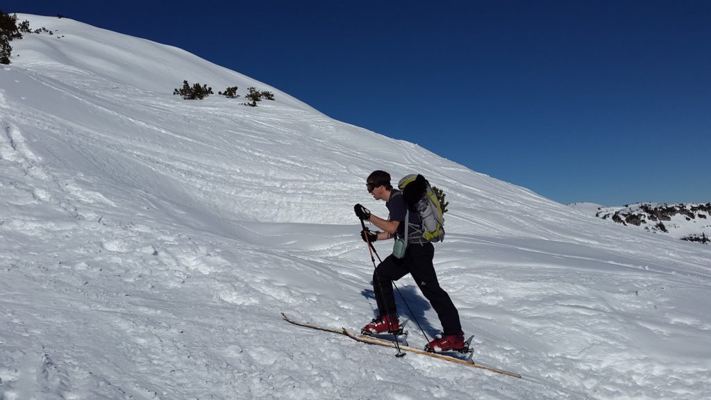 Podejście na szczyt na skiturach