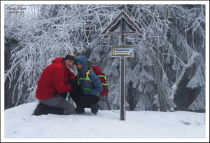 Read more about the article Mogielica zimą. Jak wejść na najwyższy szczyt Beskidu Wyspowego zimą?