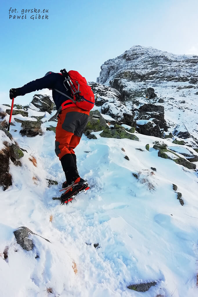 Wejscie-na-Koscielec-w-butach-Aku-Montagnard