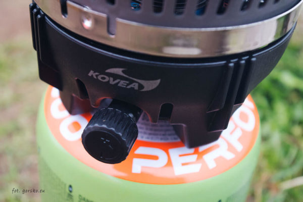 Palnik Kovea Alpine Pot - regulacja mocy gazu