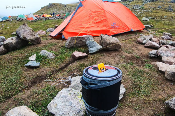 Zestaw do gotowania Kovea Alpine Pot w drodze na Kazbek