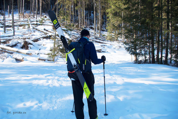 Plecak skiturowy Thule Upslope 35 mocowanie nart na ukos
