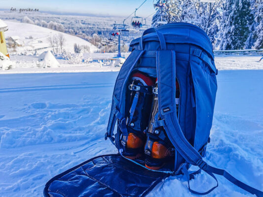 Read more about the article Plecak na buty narciarskie i kask Thule RoundTrip 60 l