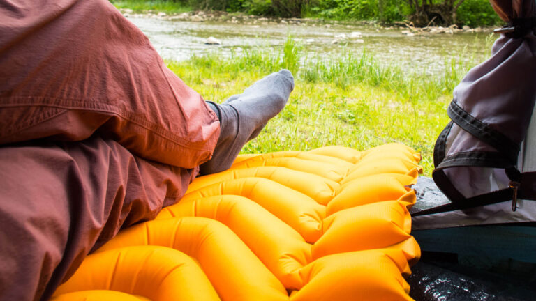 Materac-Klymit-Insulated-Static-V-Lite-glowne-2