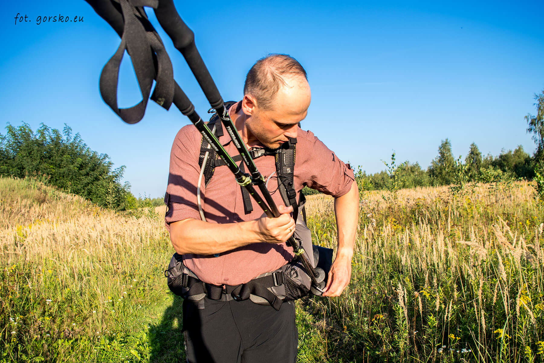 Plecak-Osprey-Atmos-50-mocowanie-kijów-stow-on-the-go