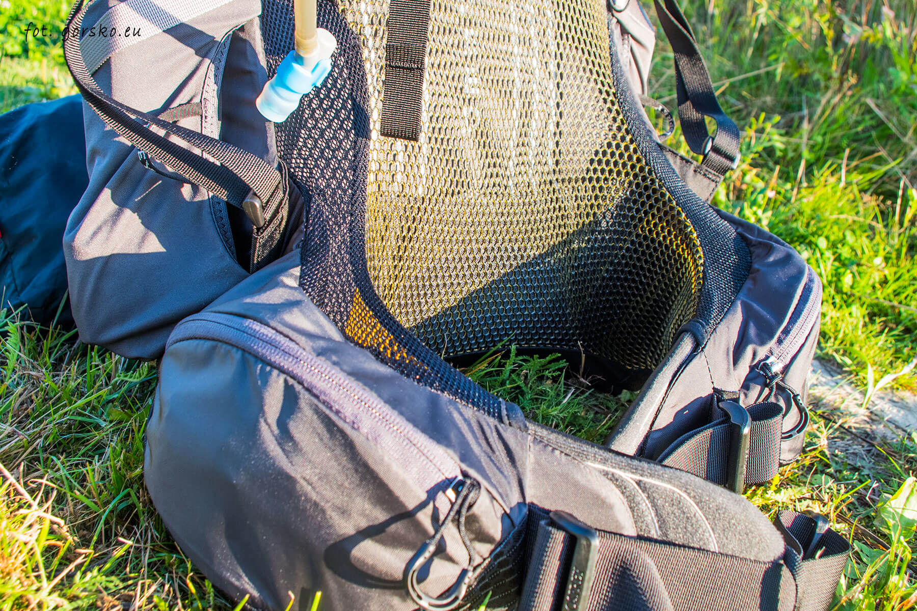 Plecak-Osprey-Atmos-50-pas-biodrowy