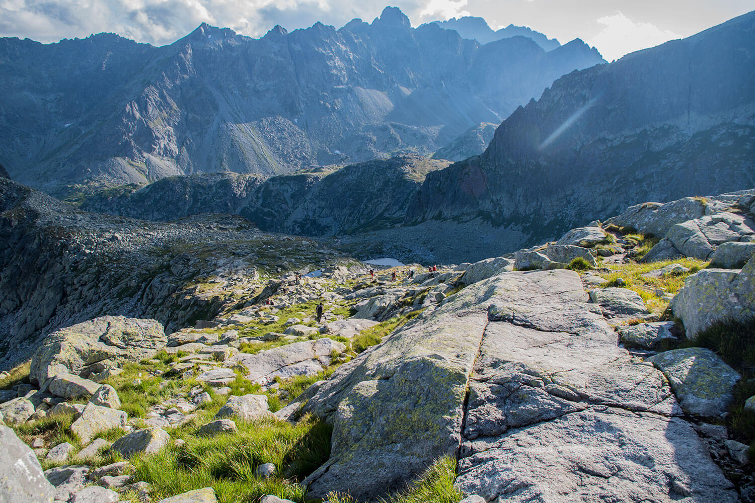 Czerwona Ławka szlak przez Dolinę Staroleśną