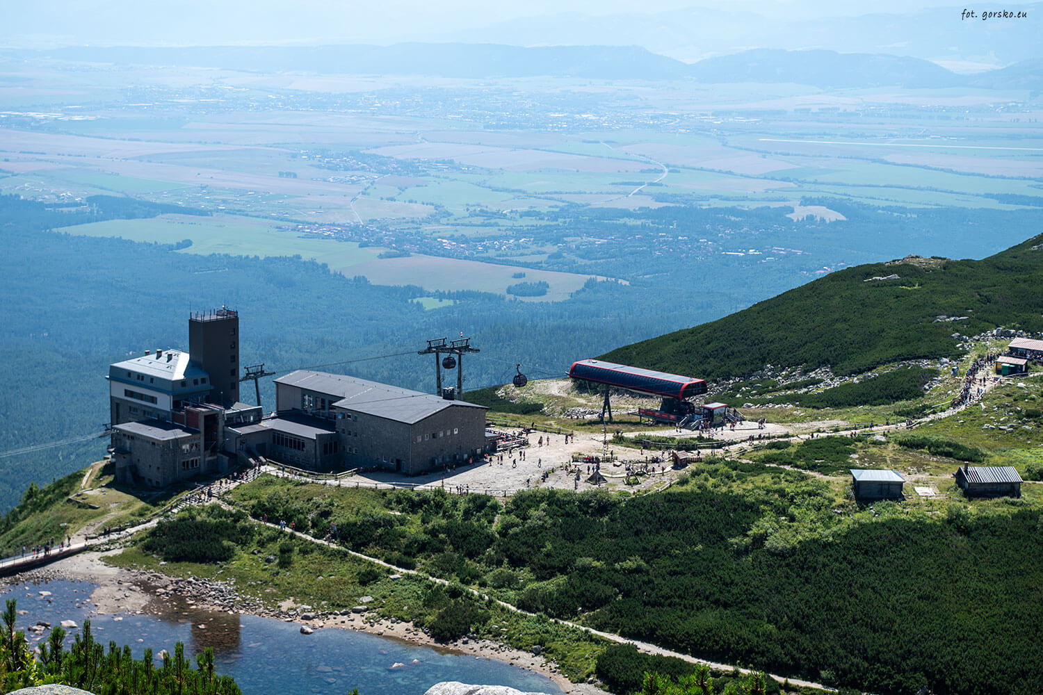 Kieżmarski Szczyt widok ze szlaku na Łomnicki Staw