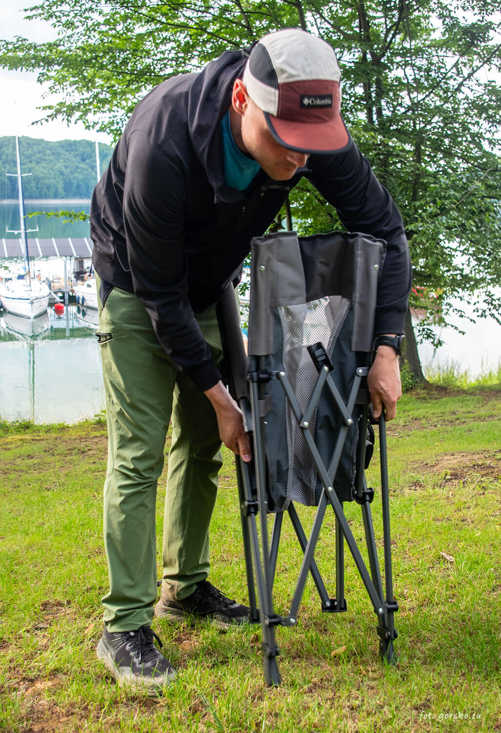 Krzesło-turystyczne-Highlander-Belvenie-Recliner-Charcoal-rozkładanie