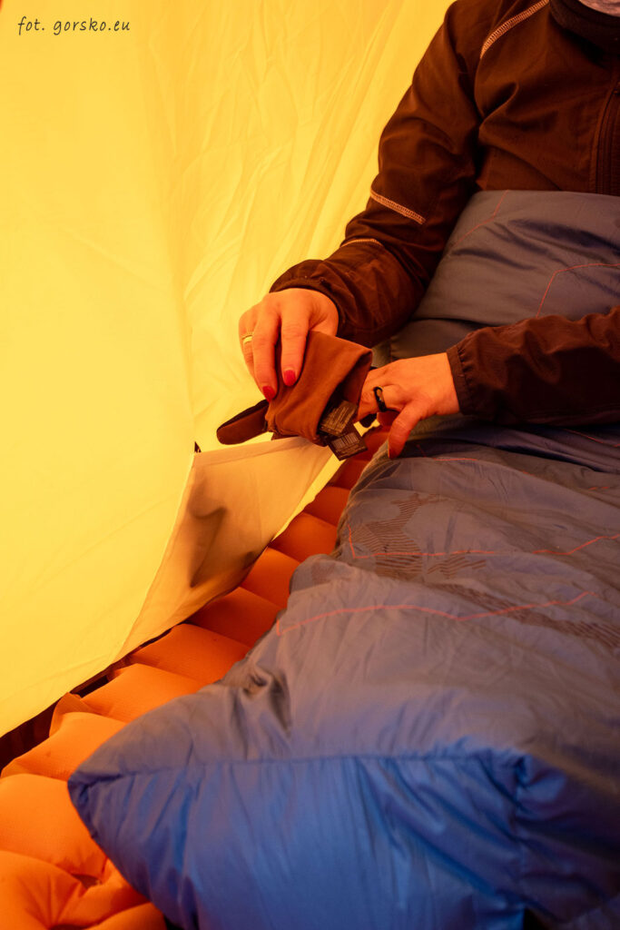 Namiot-całoroczny-Freetime-Fidji-2-DLX-Snow-kieszenie