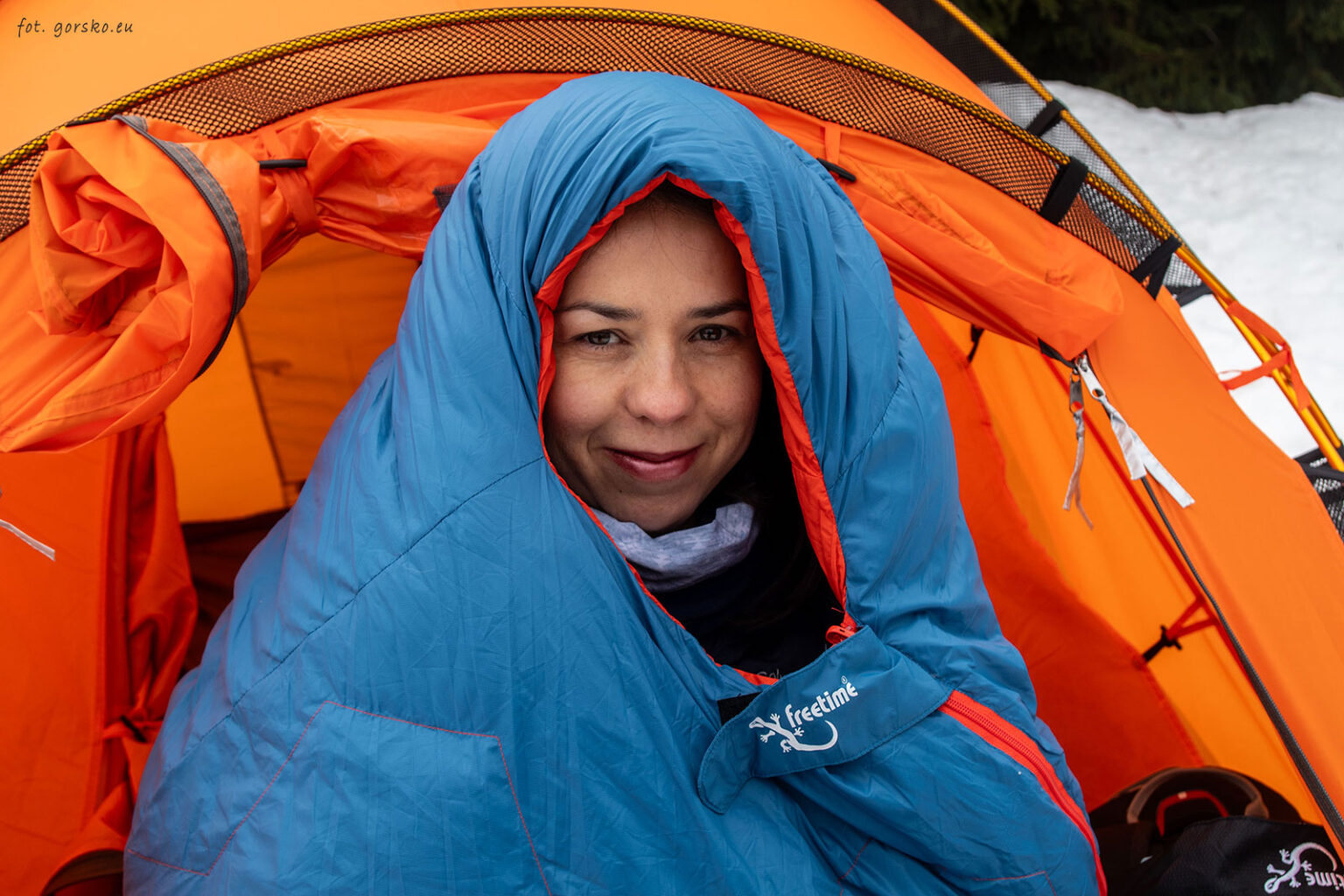 Śpiwór-puchowy-Freetime-Micropak-800D-kaptur