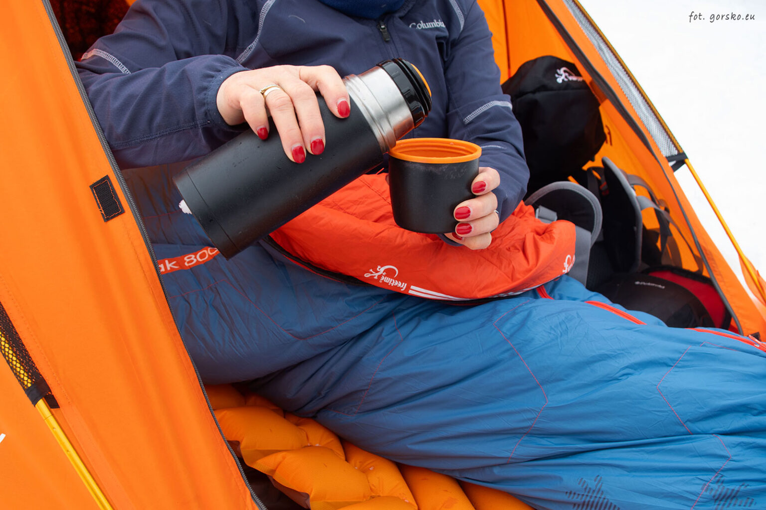 Śpiwór-puchowy-Freetime-Micropak-800D-zbliżenie